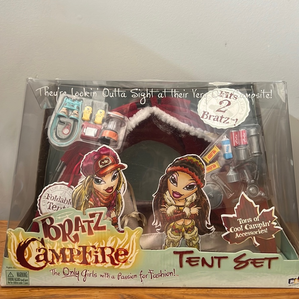 NRFB Bratz Campfire Tent Set Playset